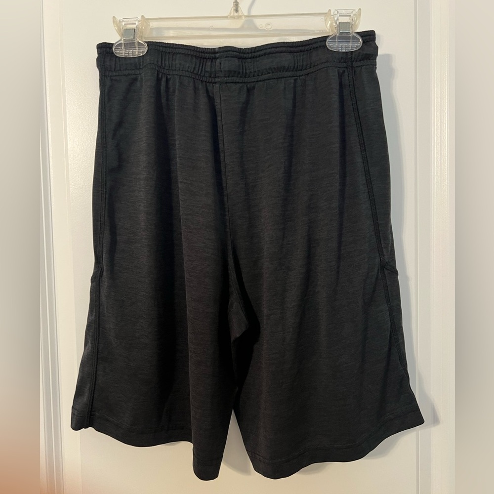 Under Armour Charcoal Gray Loose Fit Athletic Shorts - M - Picture 3 of 7